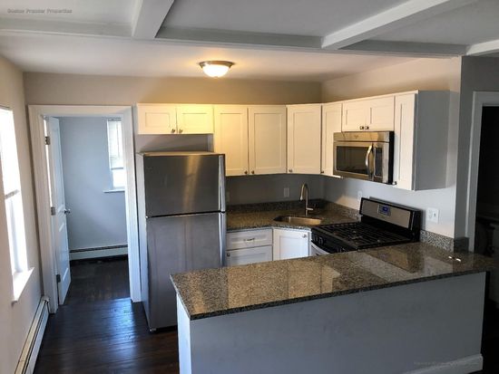 66-70 Safford - Kitchen